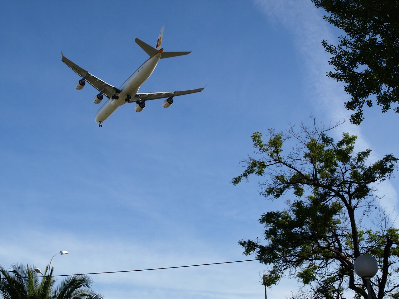 阿航空难因地面攻击，深度解析事故背后的复杂因素